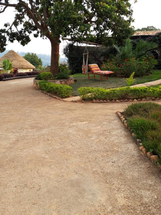 Nena House Hotel Rusatira Екстериор снимка